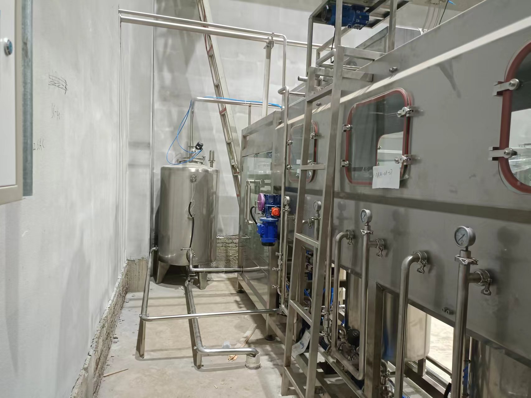 桶装水生产线设备