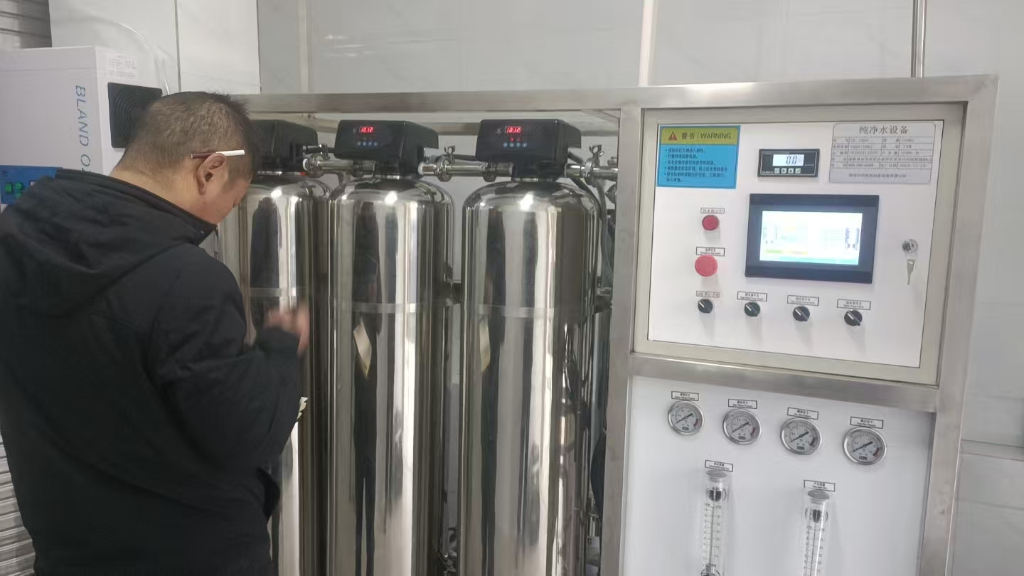 2吨/时不锈钢反渗透直饮水设备